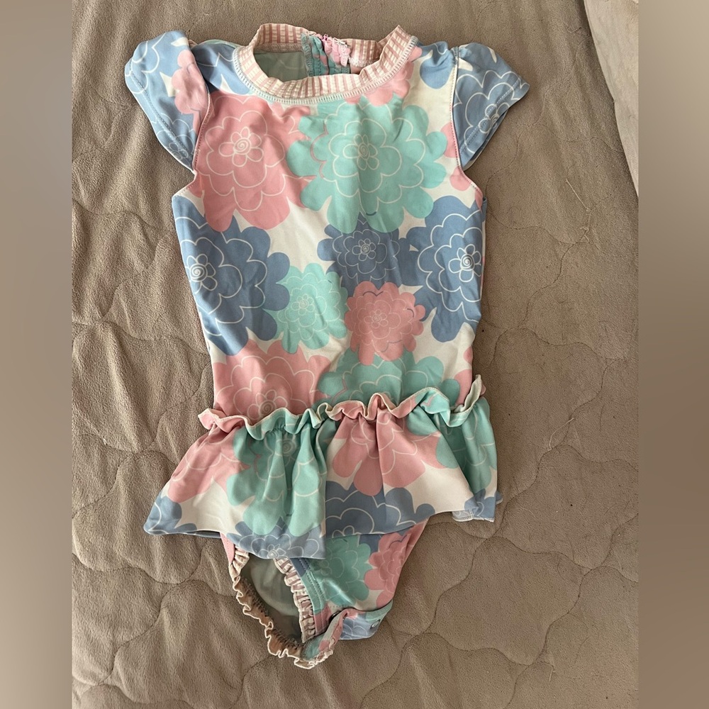 Rufflebutts swim
